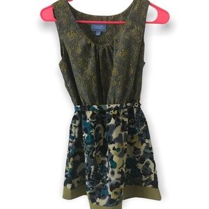 3/$15 Simply Vera sleeveless mixed print too with waist tie (T1)